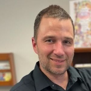 Meet your Posher, Larry